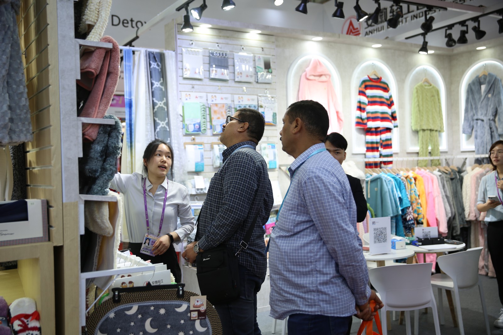 廣交會(huì)三期 (23).jpg 廣交會(huì)三期 (23).jpg